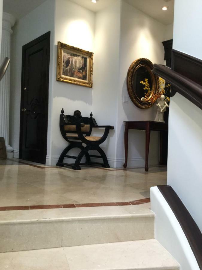 Casa vacanze Entire Second Flr - Santa Monica Luxury *
